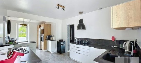 11 bedrooms House in Mayenne, France No. 315970 3