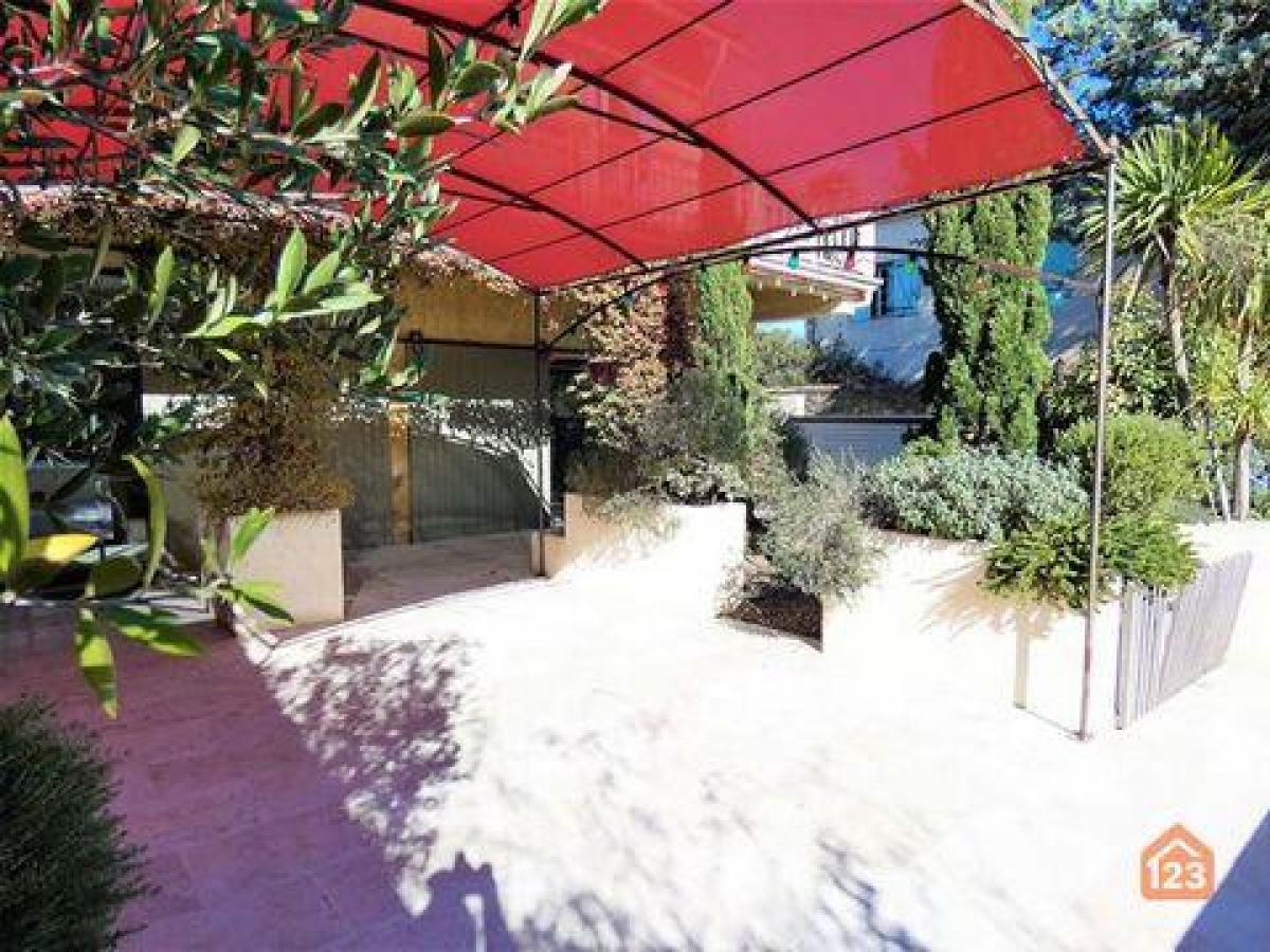 Studio in the Condo in Avignon, France No. 2341