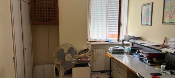 5 rooms Apartment in Piacenza, Italy No. 283446 10
