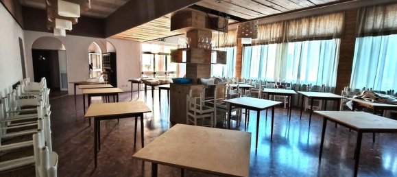 400m² Commercial property in Amelia, Italy No. 372131 2