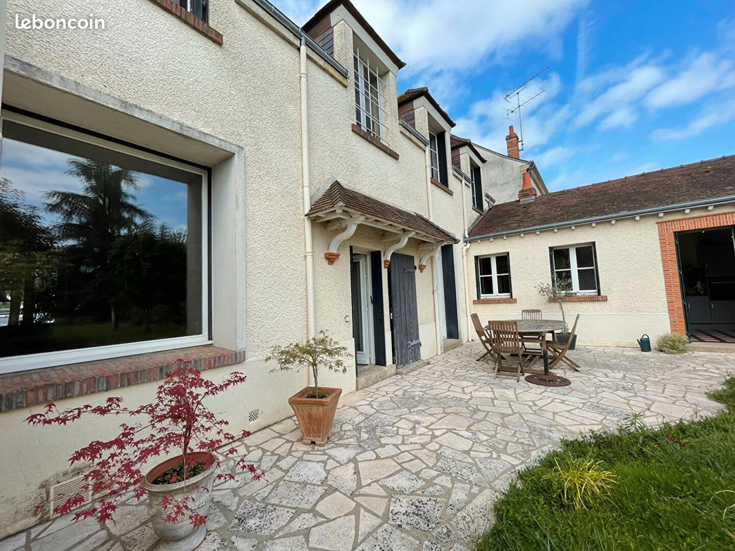 Casa de 4 dormitorios en Chateauneuf-sur-Loire, France No. 218816