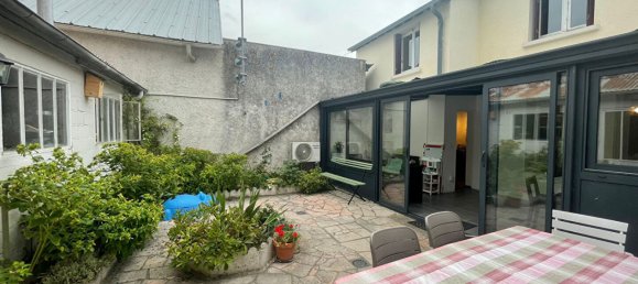 Casa de 3 dormitorios en Mer, France No. 82137 6