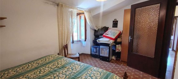 21 room House in Giano dell'Umbria, Italy No. 309047 22