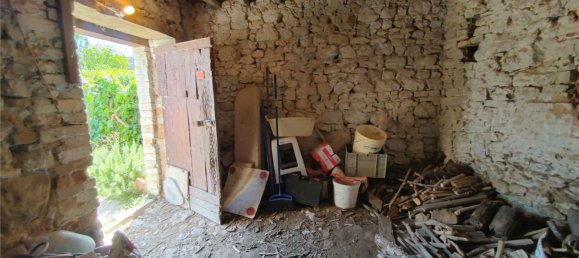 21 room House in Giano dell'Umbria, Italy No. 309047 36