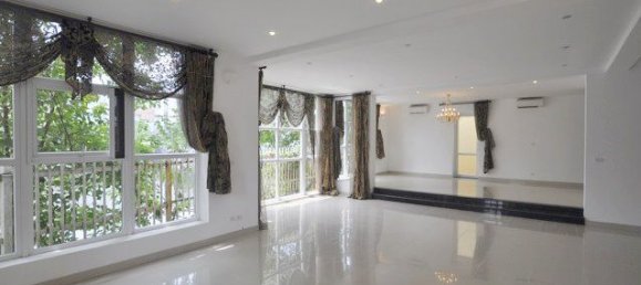 4 bedrooms Villa in Tay Ho, Vietnam No. 3783 10