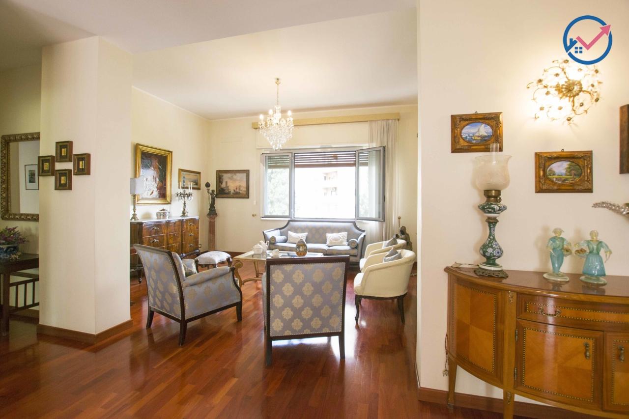 Квартира с 6 комнатами в Палермо, Италия № 37044