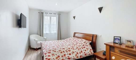 Casa de 5 dormitorios en Forges, France No. 102962 17