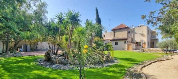 5 bedrooms Villa in Limassol, Cyprus No. 16824 5