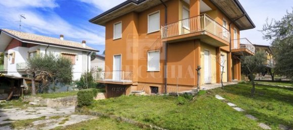 6 rooms Villa in Desenzano del Garda, Italy No. 133342 2