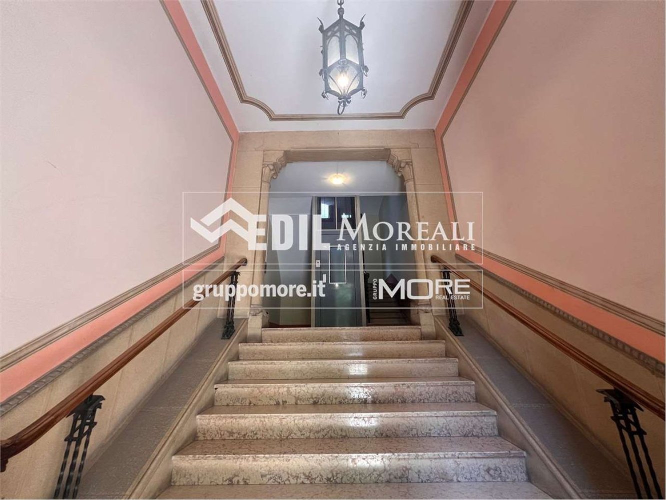 5 rooms Apartment in Modena, Italy No. 303025