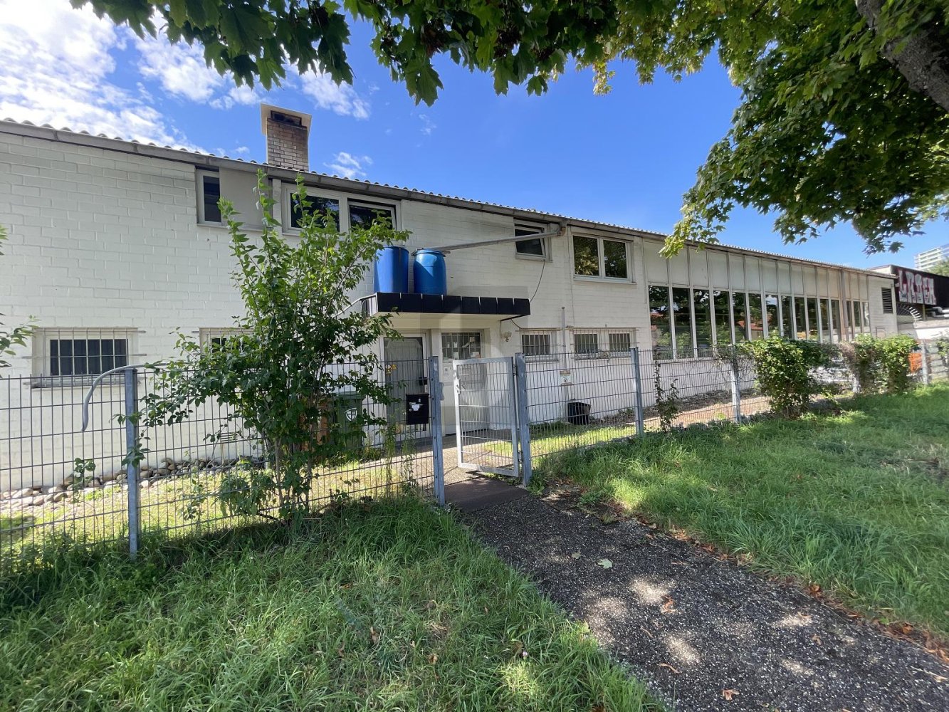 Propiedad comercial de 4 habitaciónes en Freiburg im Breisgau, Germany No. 104830