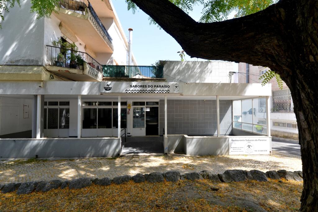  Commercial property in Cascais, Portugal No. 201327