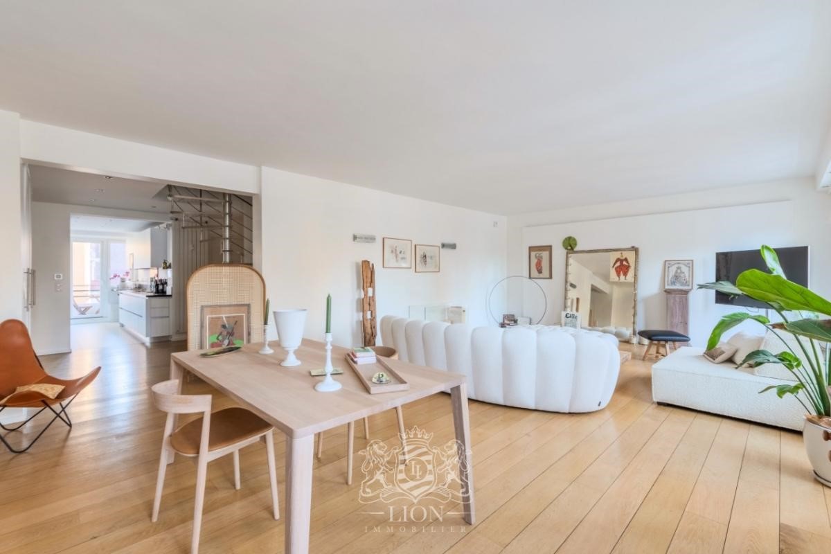 3 bedrooms Duplex in Lille, France No. 352093