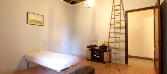 3 Schlafzimmer Wohnung in Siena, Italy, Nr. 314793 8