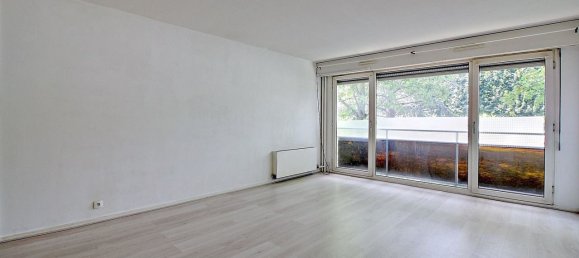 Estudio en Poissy, France No. 175294 2