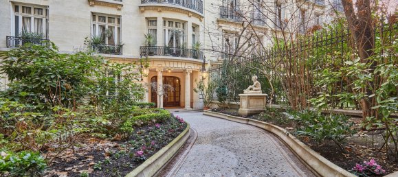 5 bedrooms Apartment in Paris, France No. 168585 9