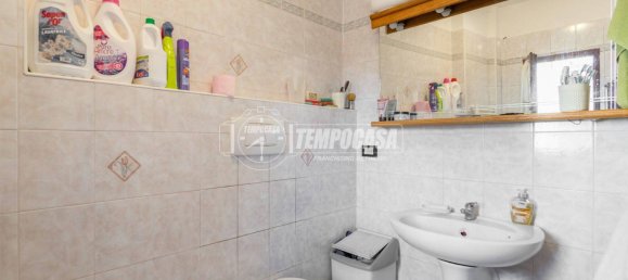 2 Schlafzimmer Haus in Cavriago, Italy, Nr. 186331 9