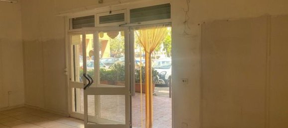  عقار تجاري في Bari, Italy 80متر مربع رقم 116118 2