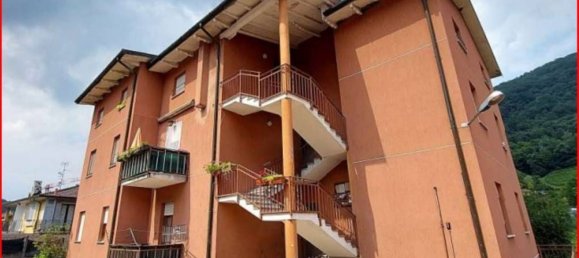 Квартира с 3 комнатами в Лавена Понте Треза, Италия № 179931 2