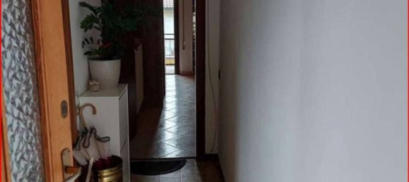 Квартира с 3 комнатами в Лавена Понте Треза, Италия № 179931 4