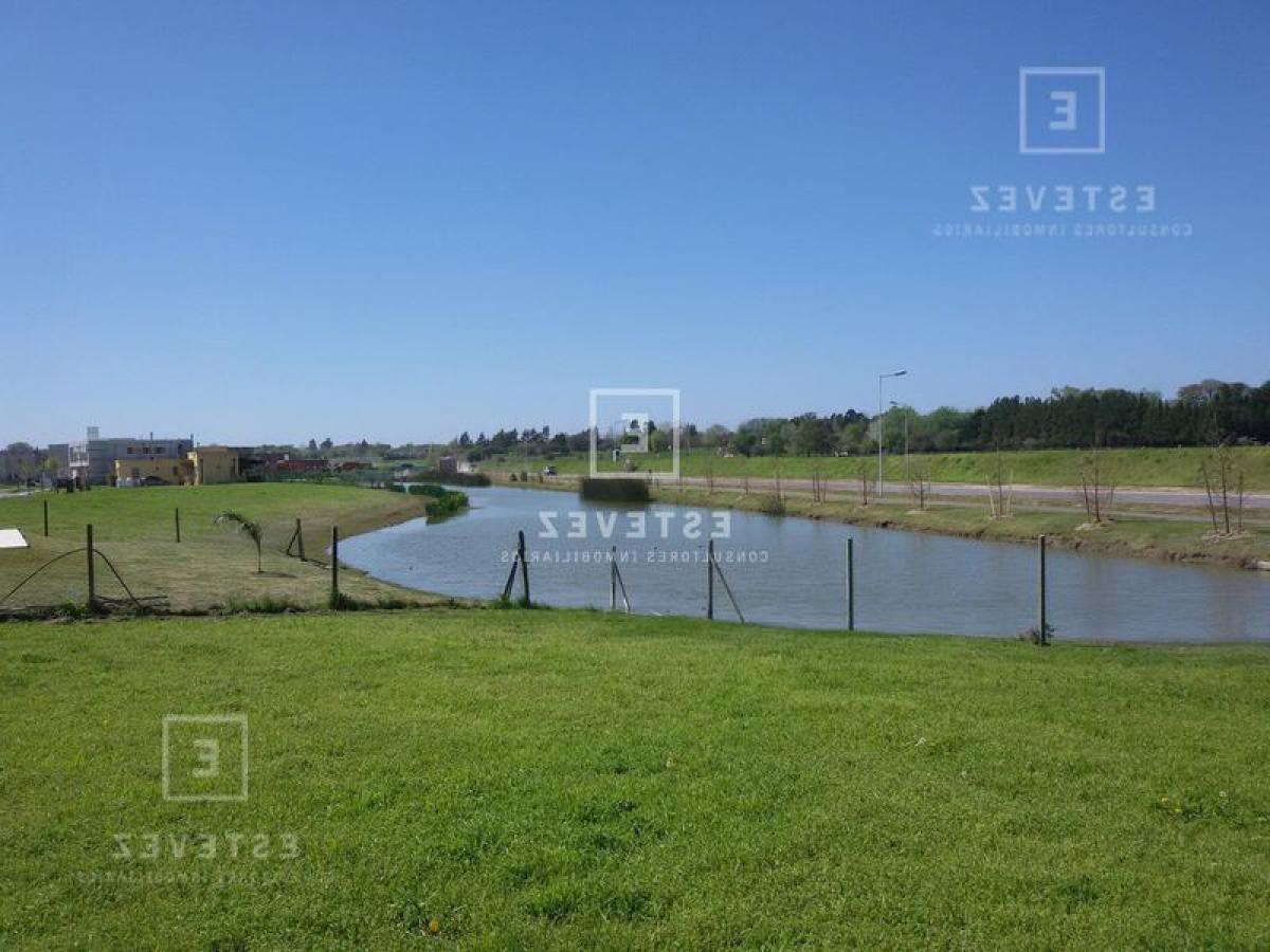 Terreno en Escobar, Argentina No. 120191