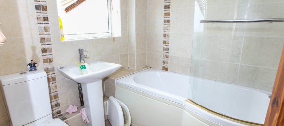 3 bedrooms House in Abergavenny, United Kingdom No. 2567 12