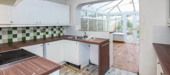 3 bedrooms House in Abergavenny, United Kingdom No. 2567 5