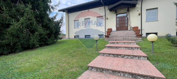 11 rooms Building in Divignano, Italy No. 156931 2