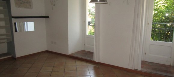 Studio in Carrara, Italy No. 27304 4