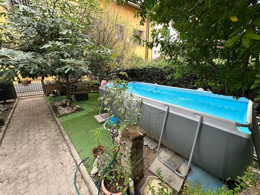 Villa T2 em Pozzo d'Adda, Italy N.º 305667