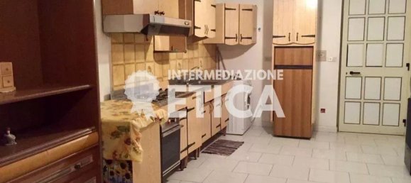 3-salle Appartement à Parabiago, Italy No. 274970 2