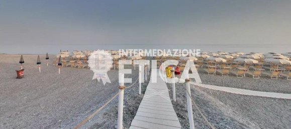 3-salle Appartement à Parabiago, Italy No. 274970 13