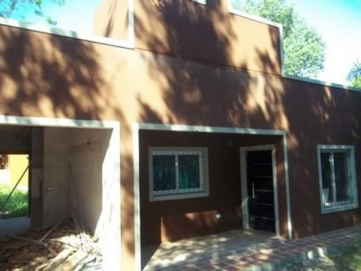 3 bedrooms House in Ituzaingo, Argentina No. 15226