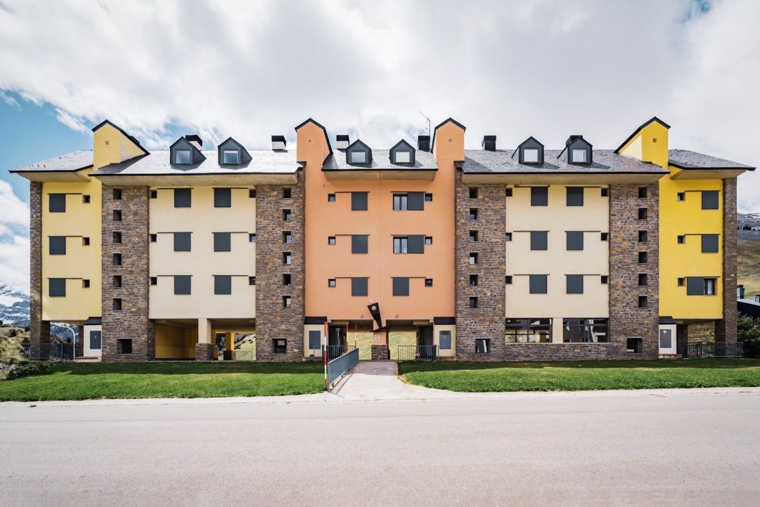 1 bedroom Apartment in Aisa, Spain No. 65501