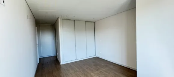 3 bedrooms Apartment in Porto, Portugal No. 104929 4