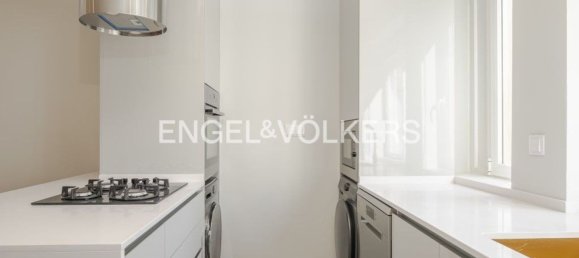 3 bedrooms Apartment in Lisbon, Portugal No. 13051 6