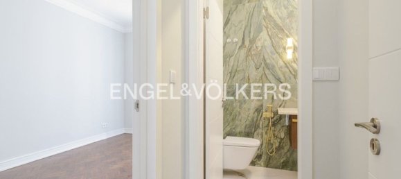 3 bedrooms Apartment in Lisbon, Portugal No. 13051 14
