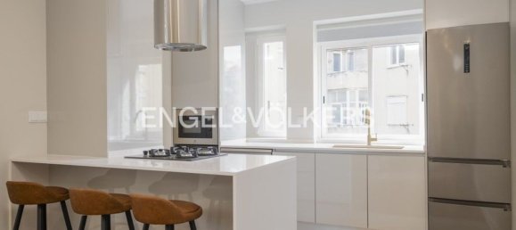 3 bedrooms Apartment in Lisbon, Portugal No. 13051 3