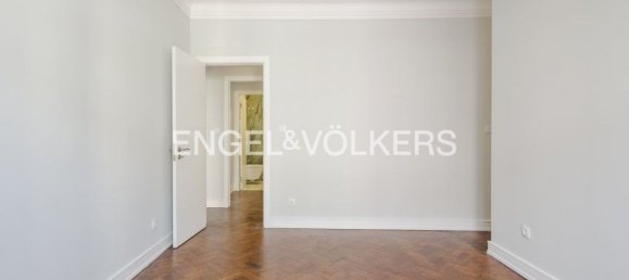 3 bedrooms Apartment in Lisbon, Portugal No. 13051 17