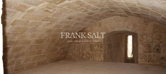 Cafe / restaurant in Mdina, Malta No. 12612 3