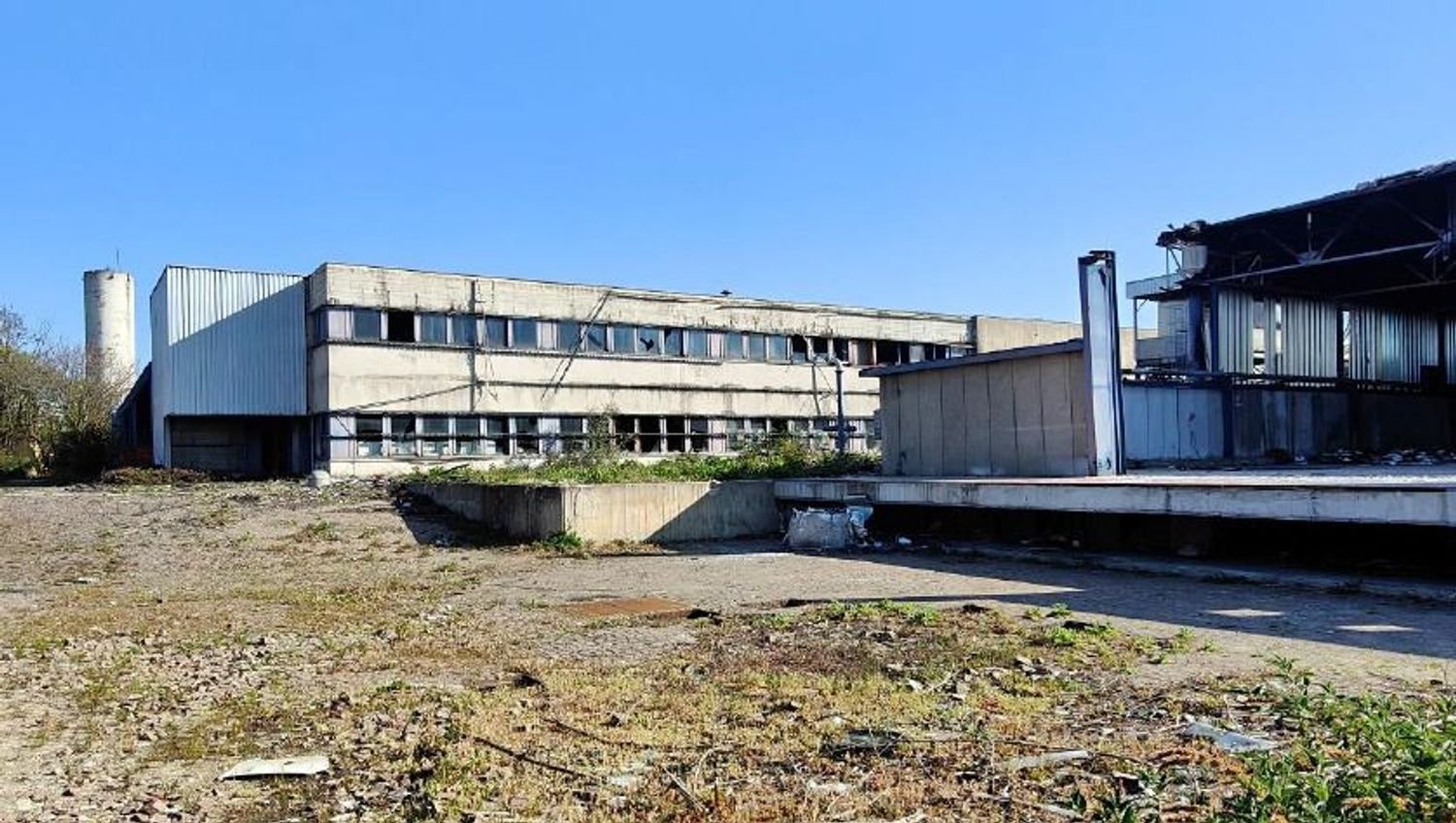 Entrepôt à Garbagnate Milanese, Italy 18415m² No. 75211