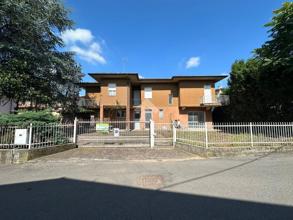 4-Zimmer Villa in Palazzolo sull'Oglio, Italy, Nr. 8042