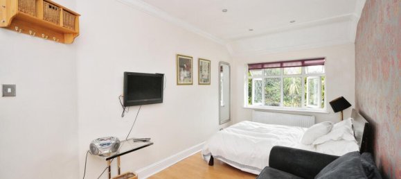 5 bedrooms House in Beckenham, United Kingdom No. 1228 15