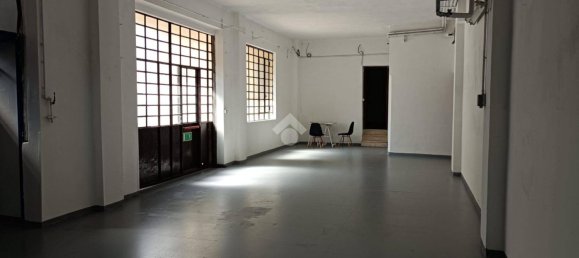 450m² Commercial property in Caronno Pertusella, Italy No. 262511 11