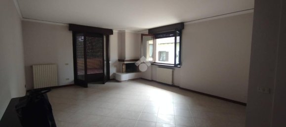 450m² Commercial property in Caronno Pertusella, Italy No. 262511 9