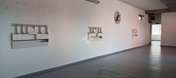 450m² Commercial property in Caronno Pertusella, Italy No. 262511 10