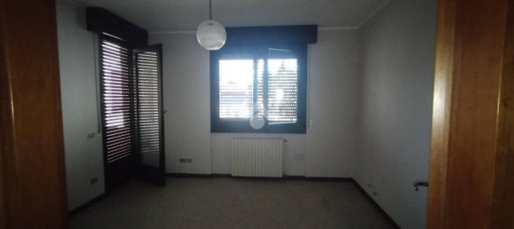 450m² Commercial property in Caronno Pertusella, Italy No. 262511 4