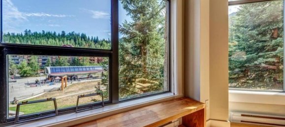 3 bedrooms Condo in British Columbia, Canada No. 1129 4