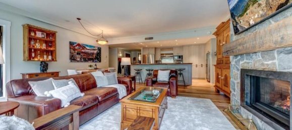 3 bedrooms Condo in British Columbia, Canada No. 1129 6