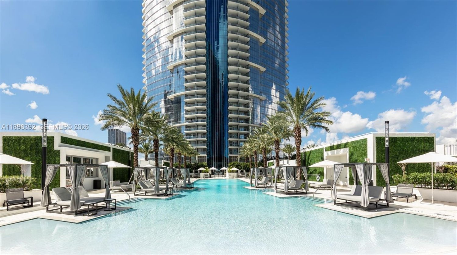 3 bedrooms Commercial property for sale in Miami, Miami-Dade, Florida, USA № 614246